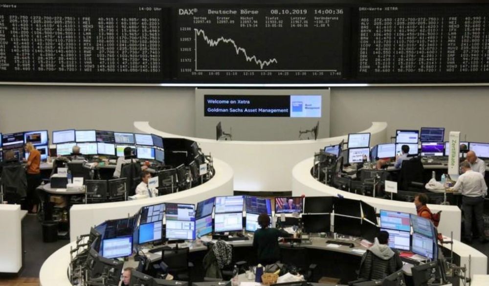 أسهم أوروبا عند أعلى مستوى في شهر مدعومة بنتائج أرباح والفائدة