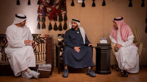 نهيان وعبدالله بن زايد والوزراء وكبار المسؤولين يقدمون واجب العزاء في وفاة الأمير بدر بن عبدالمحسن