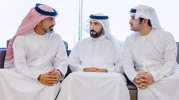 مكتوم وأحمد بن محمد وعمار النعيمي وسيف بن زايد يعزون في زوجة سيف الشعفار