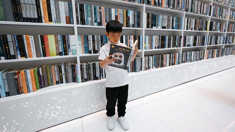 الامارات | قارئ في عمر الزهور يجيد الاختيار