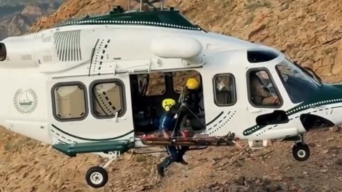 شرطة دبي: إنقاذ سائح بطريقة احترافية في جبال حتا