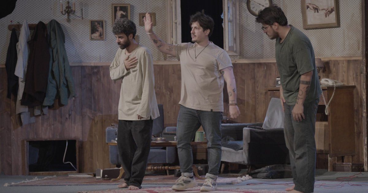 خاص - محمد دايخ " أعمالنا ليست لجميع الناس " .. وهذا ما كشفه حسين قاووق وحسين دايخ عن مسرحية " طلع إبليس بحب الله "