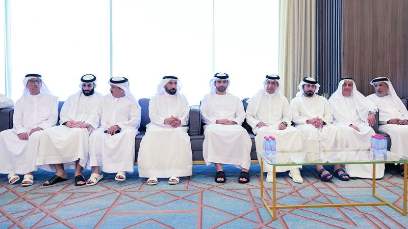 الامارات | منصور بن محمد يقدم واجب العزاء في زوجة سيف الشعفار