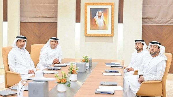 «مكتب البعثات الدراسية» يناقش متطلّبات «برامج الزمالة»