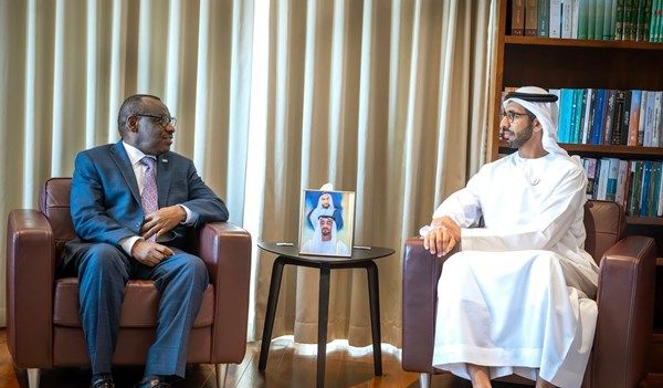 شخبوط بن نهيان يستقبل الأمين التنفيذي للجنة الأمم المتحدة الاقتصادية لأفريقيا