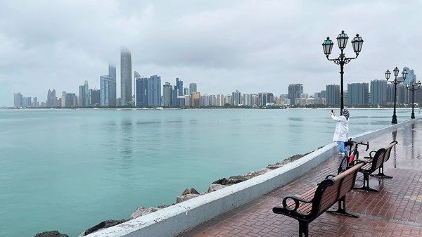 مدير عام مركز أبوظبي للصحة العامة بالإنابة لـ«الاتحاد»: إجراءات احترازية لتعزيز السلامة بعد الحالة الجوية