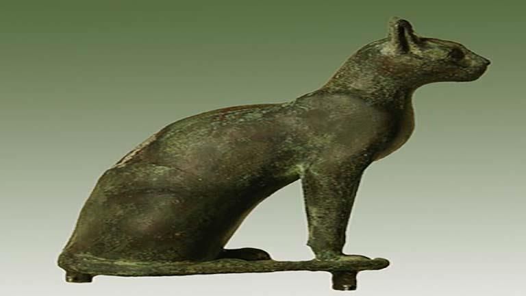 تمثال أحد البحارة.. 5 صور لأهم القطع الأثرية بمتحف جامعة الزقازيق