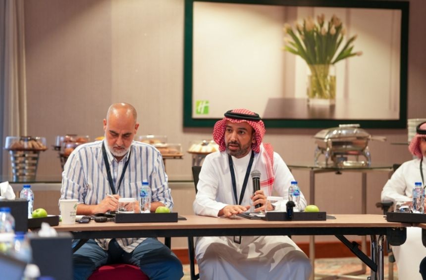 ”الهلال الأحمر“ السعودي يناقش تعزيز التعاون الإقليمي مع خبراء الكوارث