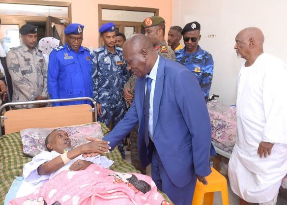 وزير الداخلية المكلف يزور الفرقة(19) مشاه بمروي ويشيد بتضحيات جرحى ومصابي معركة الكرامة