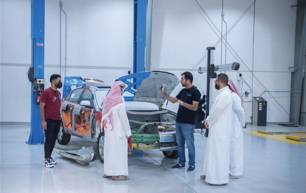 "تقييم" تبدأ تصحيح أوضاع مقدري أضرار المركبات بعدد من المحافظات