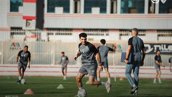 فقرة بدنية في تدريبات الزمالك بالمغرب استعدادا لمواجهة نهضة بركان بنهائي الكونفدرالية