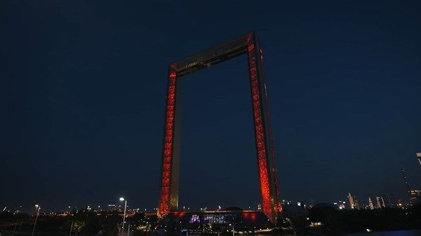 إضاءة أبرز المعالم السياحية في الدولة باللون الأحمر تضامناً مع مرضى الثلاسيميا