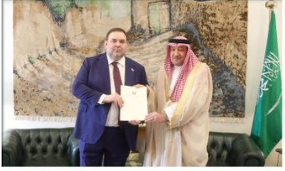 وزير الخارجية يتلقى رسالة خطية من نظيره البيلاروسي