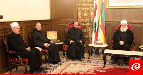 الأب ايليا زار أبي المنى وقدم له كتابه عن "وثيقة الأخوة الإنسانية - قراءة تأويلية"