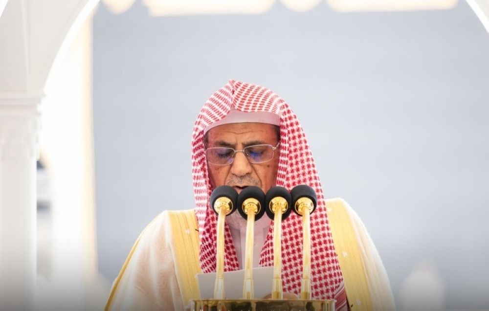 إمام الحرم يدعو للتحلي بخلق حفظ المعروف 