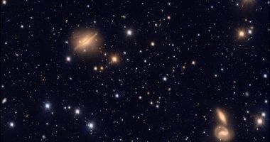 تكنولوجيا: أكبر تلسكوب للضوء فى العالم يرصد عنقودًا مجريًا يشوه الزمكان فى الفضاء