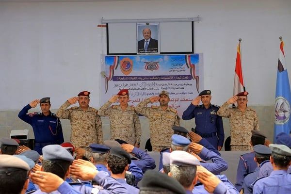 الفريق بن عزيز يشدد على أهمية التخصصات العسكرية النوعيّة في معركة استعادة الدولة 