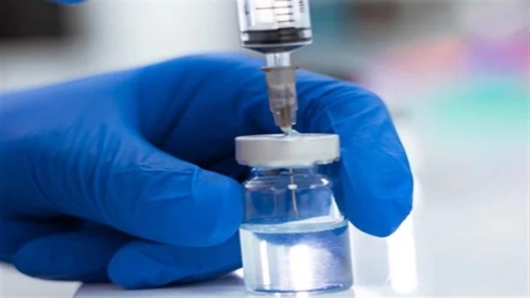 امرأة تحصل على تعويض ضخم بسبب لقاح كورونا.. ما القصة؟