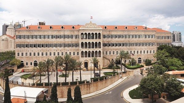 خبراء لـ«الاتحاد»: المساعدات الأوروبية إلى لبنان «علاج مؤقت» للأزمات