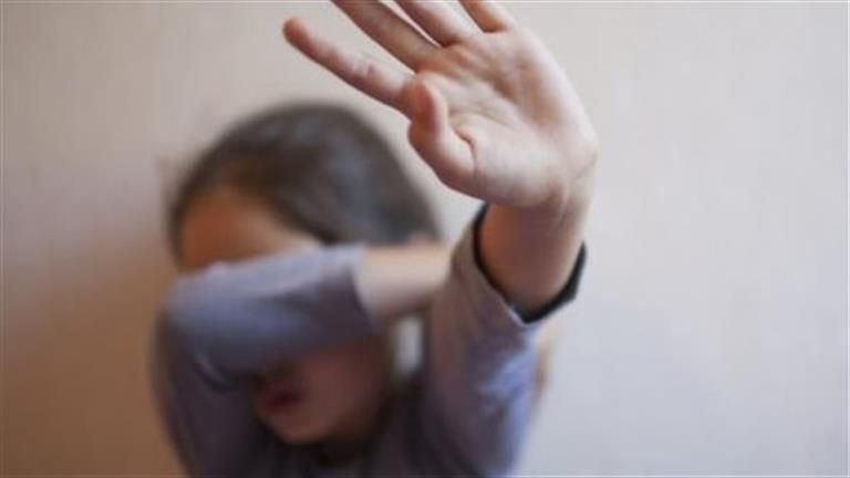 زوجة أب عذبت ابنة زوجها المعاقة أمام الجنايات اليوم