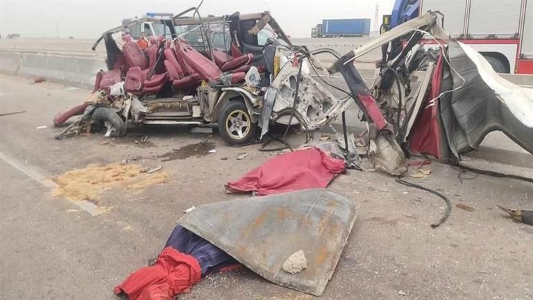 دون إصابات.. اصطدام سيارة ملاكي بأخرى ربع نقل في أكتوبر