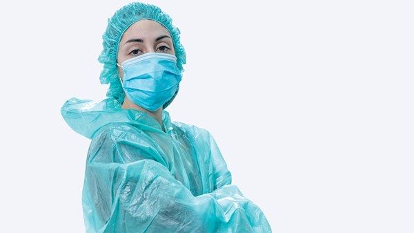 في اليوم العالمي للتمريض.. «ملائكة الرحمة» في خدمة الإنسانية