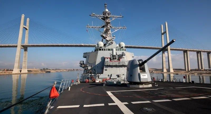 الجيش الأميركي يتعامل مع 4 مسيرات حوثية بالبحر الأحمر