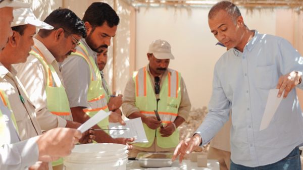 "سياحة أبوظبي" تدعم الحفاظ على تراث العمارة الطينية