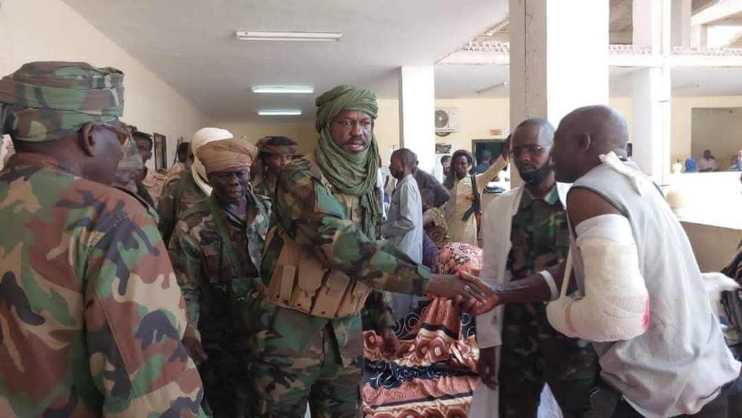 الفريق حقار يتفقد جرحى معركة الفاشر بالمستشفى الجنوبي