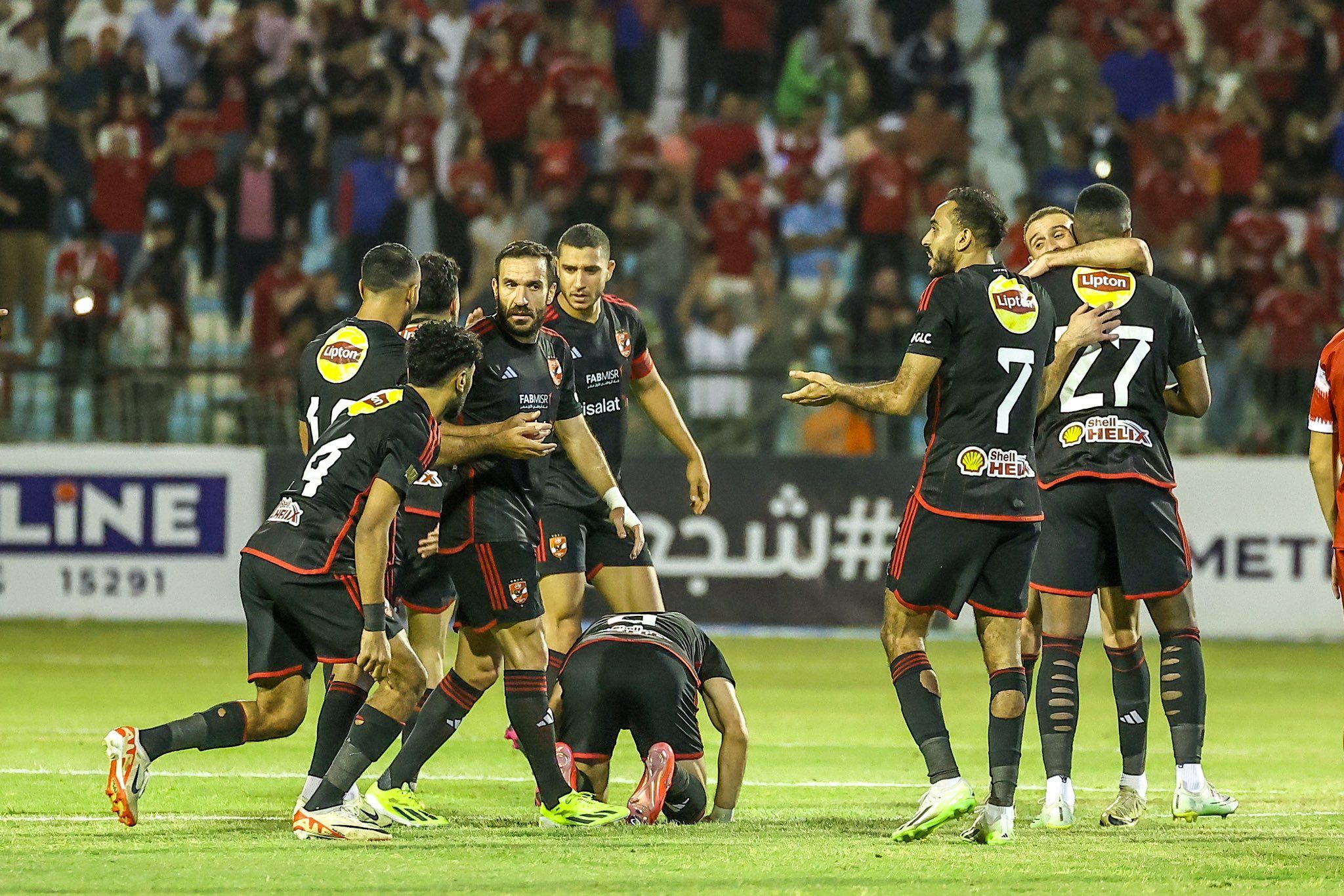 الامارات | معلق مصري يثير الجدل.. يغني للأهلي "إيه الجول الحلو ده" (فيديو)