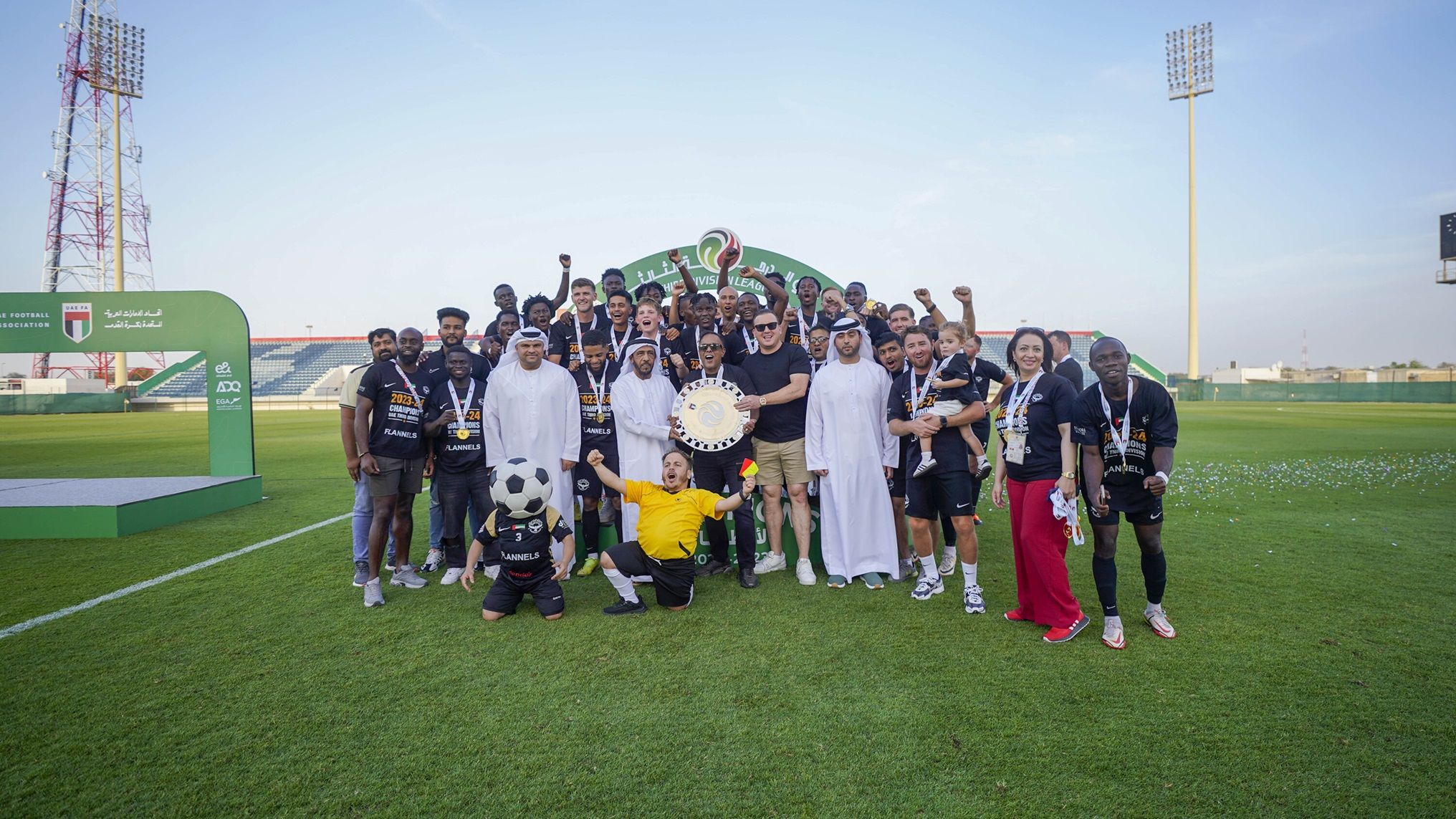 الامارات | فريق «الصقور العربية» يُتوج بطلاً لدوري الدرجة الثالثة