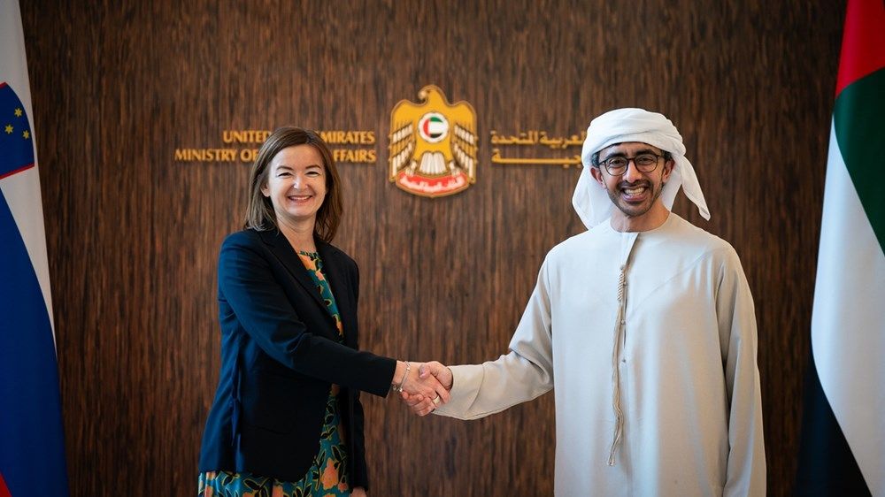 عبدالله بن زايد يبحث مع نائبة رئيس الوزراء وزيرة خارجية سلوفينيا التعاون الثنائي