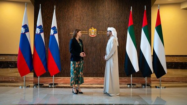 عبدالله بن زايد يبحث مع نائبة رئيس الوزراء وزيرة خارجية سلوفينيا التعاون الثنائي