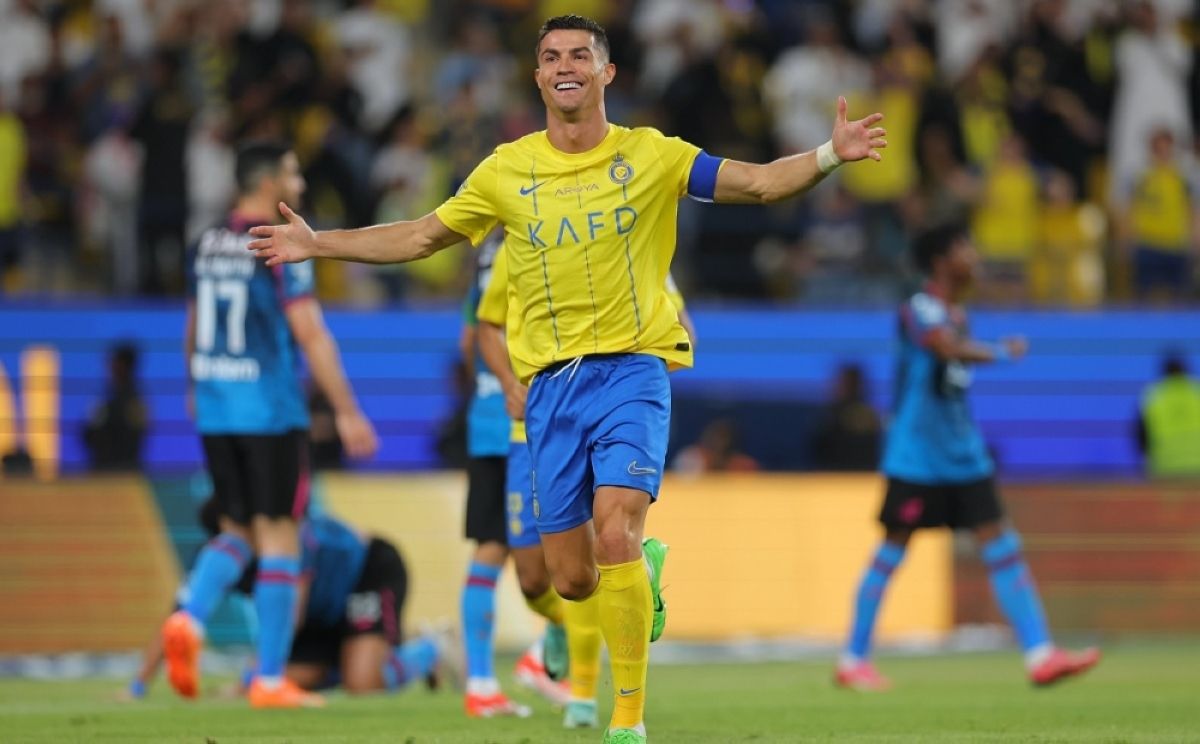 رونالدو يتصدر أفضل 10 لاعبين أوروبيين