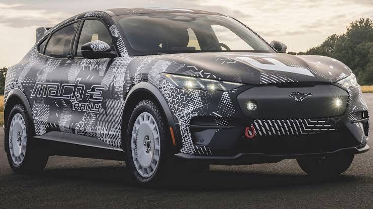 تكنولوجيا: فورد تلغي طلبات بطاريات السيارات الكهربائية مع اتساع الخسائر إلى 130 ألف دولار لكل سيارة مباعة