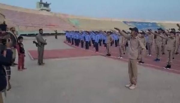 الحكومة: مليشيا الحوثي تقوم بأكبر عملية تجنيد للأطفال في تاريخ البشرية استعداداً لدورة حرب جديدة