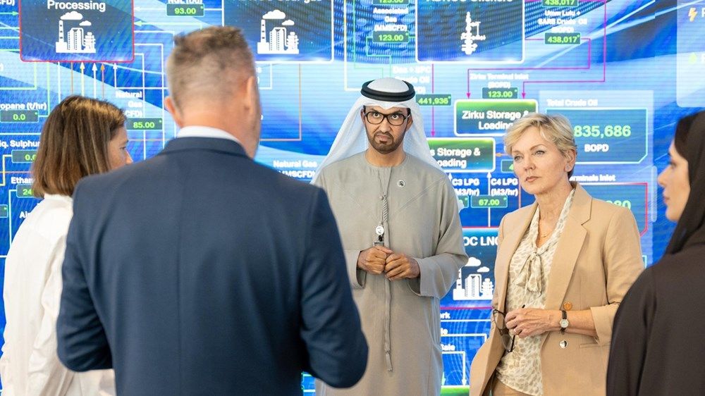سلطان الجابر يلتقي وزيرة الطاقة الأميركية في أبوظبي