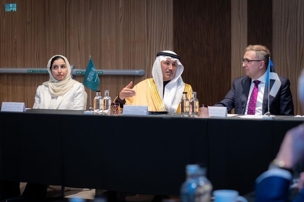 وزير النقل يبحث الفرص الاستثمارية مع القطاعين الحكومي والخاص في إستونيا