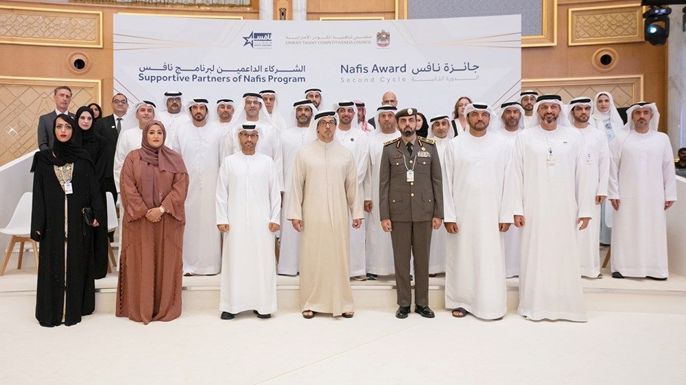 منصور بن زايد: دعم مبادرات التوطين في القطاع الخاص والمصرفي