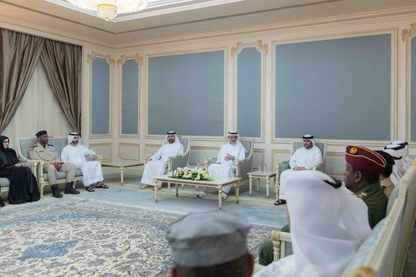 ولي عهد الشارقة يستقبل الفريق المحلي لإدارة الطوارئ والأزمات والكوارث