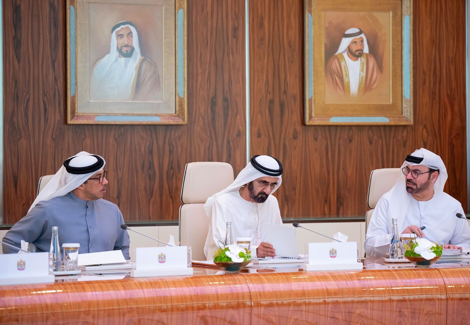 الامارات | محمد بن راشد يعتمد الأجندة الوطنية للشباب حتى العام 2031