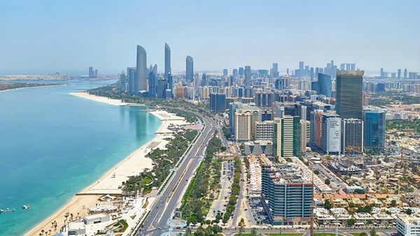 تعرف على «الإقامة الزرقاء» في الإمارات