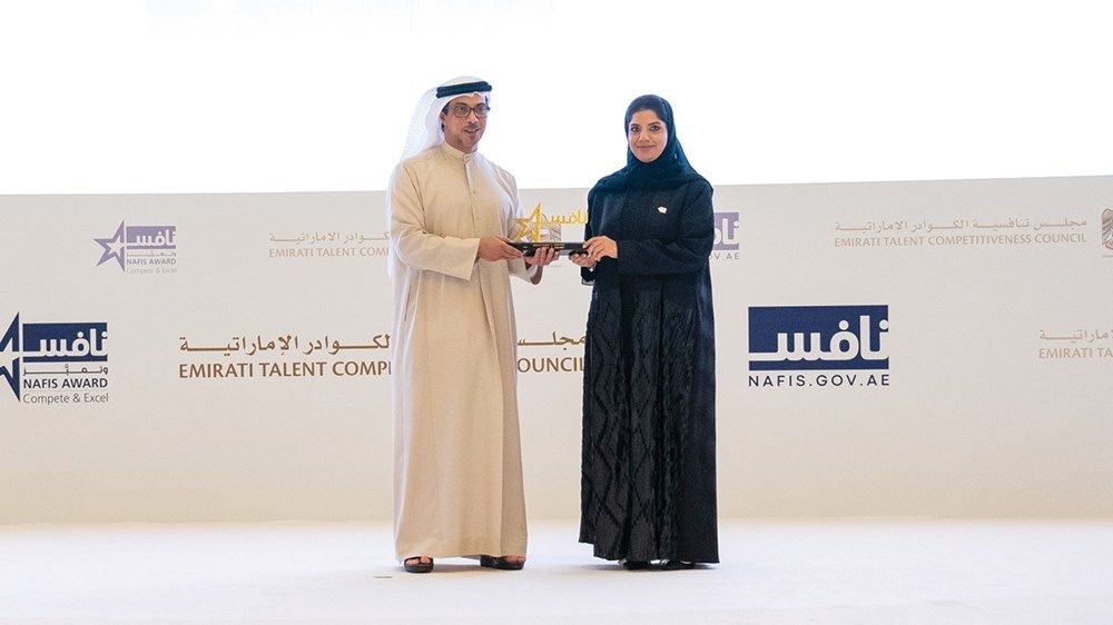 منصور بن زايد: دعم مبادرات التوطين في القطاع الخاص والمصرفي