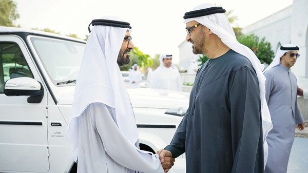 رئيس الدولة ومحمد بن راشد: تعزيز رؤية الدولة ومسيرتها التنموية