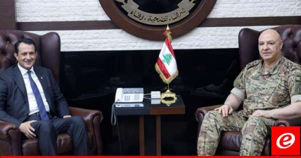 قائد الجيش بحث في الاوضاع العامة مع سفيري قطر وايطاليا