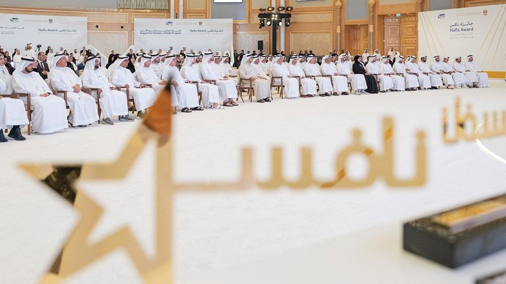 منصور بن زايد: دعم مبادرات التوطين في القطاع الخاص والمصرفي