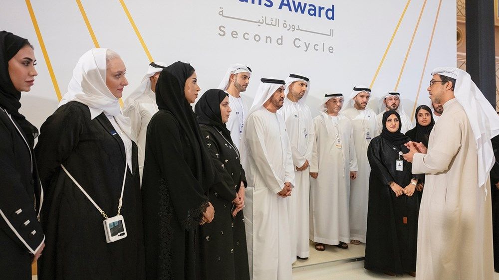 منصور بن زايد: دعم مبادرات التوطين في القطاع الخاص والمصرفي