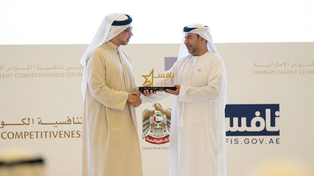 منصور بن زايد: دعم مبادرات التوطين في القطاع الخاص والمصرفي