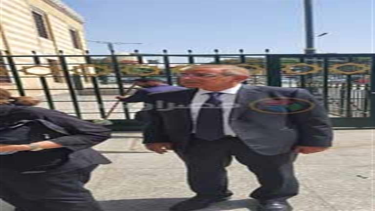 17 صورة من جنازة هشام عرفات وزير النقل السابق - حضور رسمي والجثمان في المسجد