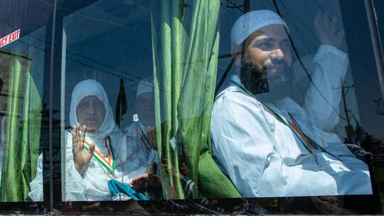 الخليج اليوم .. السعودية تطلق خدمة جديدة للقادمين إلى المملكة بـ"تأشيرة حج"